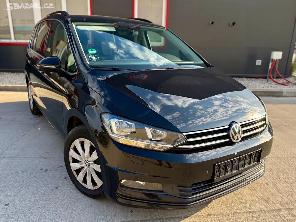 Volkswagen Touran 1.6 TDI 85 kW DSG, 7 míst, 2018,